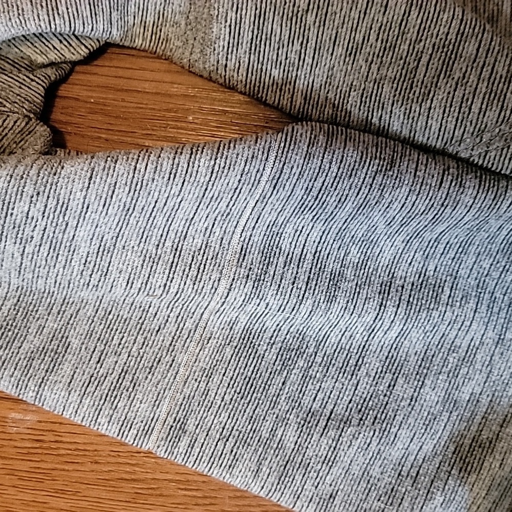 Tek Gear Fleece V Neck Sweater Medium - Picture 3 of 3